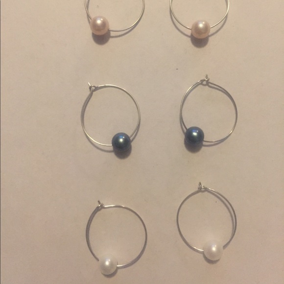 Three sets of freshwater pearl hoop earrings. - Picture 2 of 5
